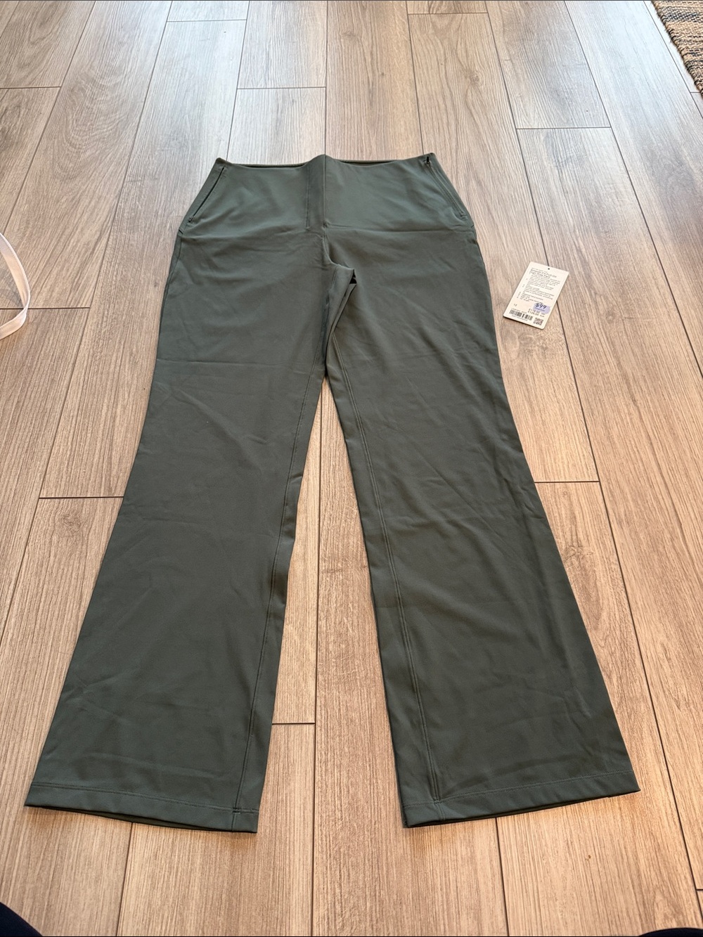 Lululemon Women’s Smooth-Fit Pull-On high-rise pant olive green size 12 NEW